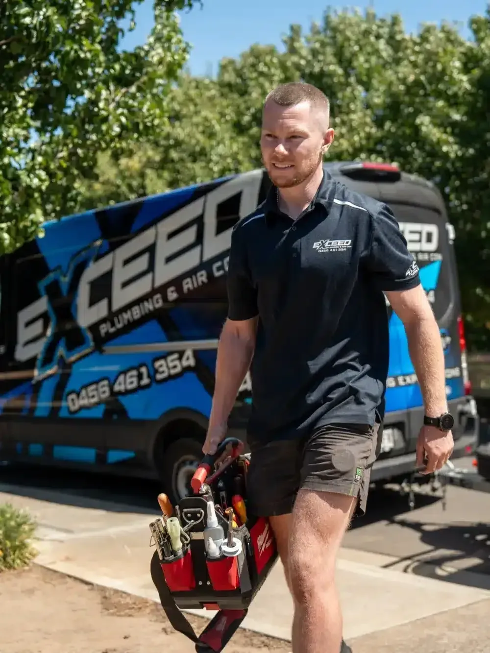 Local plumber arriving at a Cumberland Park home